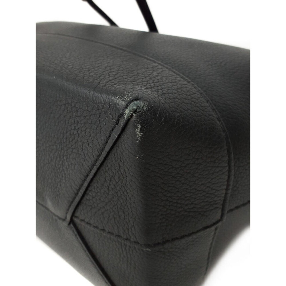 Louis Vuitton Lock Me Backpack - Picture 5 of 9